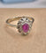Bague 54 Bague cluster rubis des années 1960-1970 en or blanc 58 Facettes CV-054