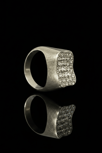 Bague 52 Glacé - Bague de petit doigt en or blanc et diamants 58 Facettes