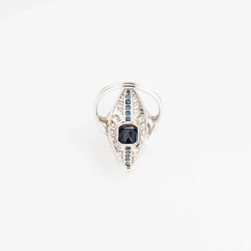 Bague 50 Bague marquise sertie en platine et or gris 18k, diamants et saphirs 58 Facettes 1