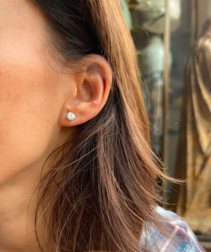 Boucles d'oreilles Boucles d'oreilles puces en or gris et diamants 58 Facettes 1