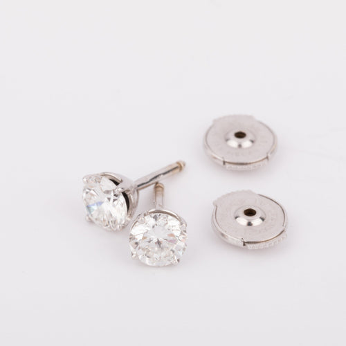 Boucles d'oreilles Boucles d'oreilles puces en or gris et diamants 58 Facettes 1