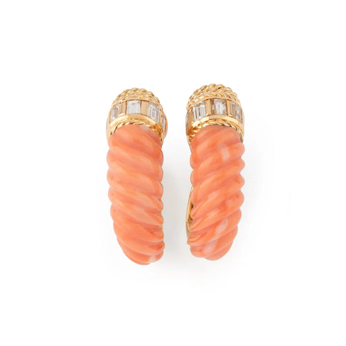 Boucles d'oreilles Boucheron - Boucles d'oreilles en or jaune, corail et diamants 58 Facettes 1