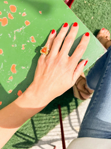 Bague 54 Bague étrusque en or jaune 18k avec opale de feu, diamants et péridot 58 Facettes 1