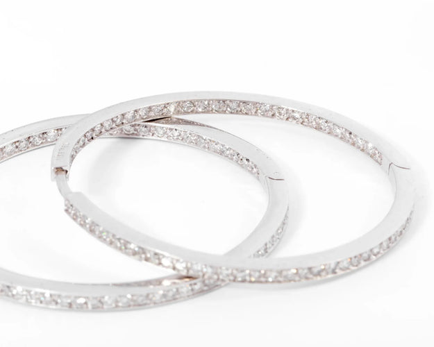 Boucles d'oreilles Créoles pavées en or gris et diamants 58 Facettes 1