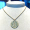 Collier Collier médaille symbolique de l'amour et de la réussite en or jaune 18 carats 58 Facettes Collier