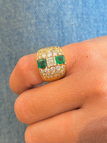 Bandeau - Bague en or jaune, émeraudes et diamants