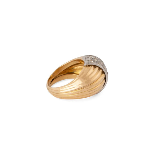 Bague 56 Bague godronnée en or jaune et platine, diamants 58 Facettes 1