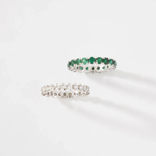 Bague 61 Alliance sertie de diamants en or gris 18k 58 Facettes 1