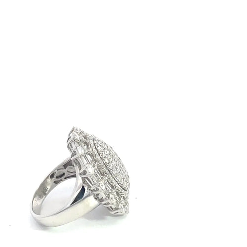 Bague 53 Bague cocktail en or blanc 18 carats et diamants 58 Facettes UN0131