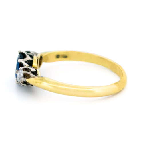 Bague 56 Bague trilogie en or jaune 14k et argent, saphir et diamants taille rose 58 Facettes DD99F1BA82CA487C95521C63ABB5EE54