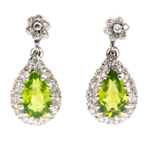 Boucles d'oreilles Boucles d’oreilles pendantes en or 14k, péridots et diamants 58 Facettes 626FDF511F994C3A90EDA7A7FE775B0C
