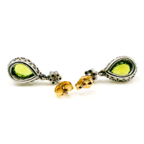 Boucles d'oreilles Boucles d’oreilles pendantes en or 14k, péridots et diamants 58 Facettes 626FDF511F994C3A90EDA7A7FE775B0C