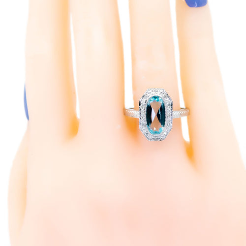 Bague 56 Bague ovale en or blanc 14k, topaze bleu clair et diamants 58 Facettes FE704B3808624DA49BC628A4D49E4FDD