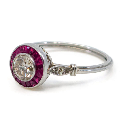 Bague 56 Bague halo en platine, diamant et rubis 58 Facettes 87F330A9E3944FBD9A2EB3F0D9DC7241