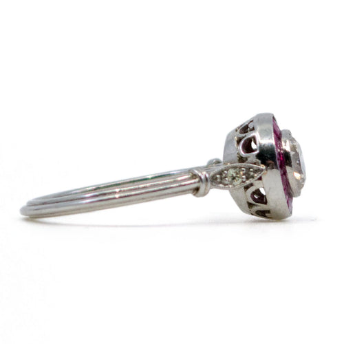 Bague 56 Bague halo en platine, diamant et rubis 58 Facettes 87F330A9E3944FBD9A2EB3F0D9DC7241