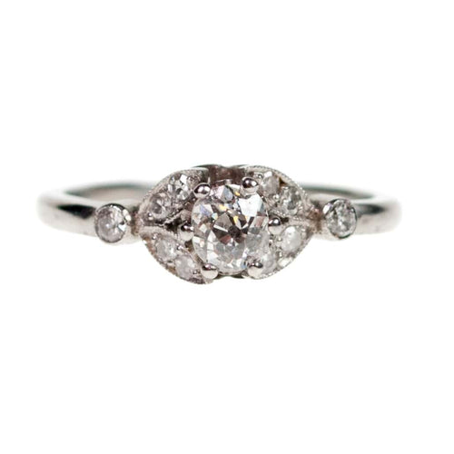 Bague 56 Bague solitaire en platine avec diamants 58 Facettes 3D54848BD3EB4CDFB8E7900D3D0443CD