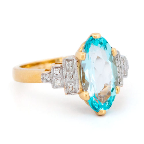 Bague 54 Bague en or jaune et blanc 14k, topaze bleu clair et diamants 58 Facettes 13F66C689D7D405092B7BF43BE6B2C3D