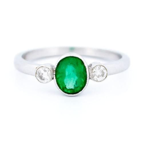 Bague 56 Bague trilogie en or blanc 14k, émeraude et diamants 58 Facettes BA20B83F65EA4B389E4D8DF4250EFFB8