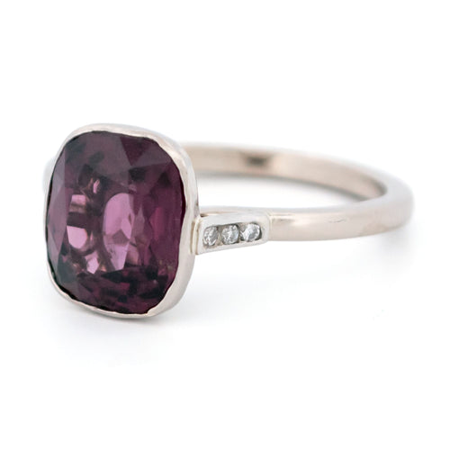 Bague 55 Bague solitaire en or blanc 14k, spinelle violet et diamants 58 Facettes 0E6834F78A724A9A84920FE8587E5737