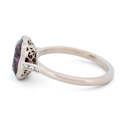 Bague 55 Bague solitaire en or blanc 14k, spinelle violet et diamants 58 Facettes 0E6834F78A724A9A84920FE8587E5737