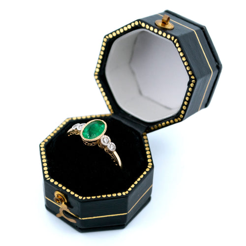Bague 55 Bague ovale en or jaune et blanc 14k, émeraude et diamants 58 Facettes 6AD423B602614F4FBB6869161E8F51A9