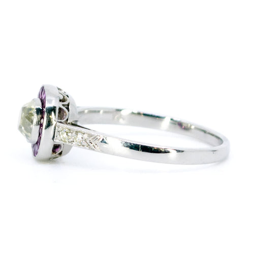 Bague 54 Bague à entourage en platine, diamant taille coussin et rubis 58 Facettes ADE2BF9354AF4E13979BDB8D0612296F