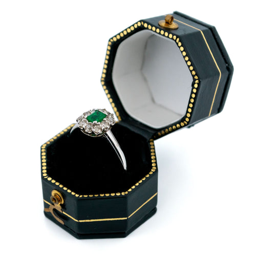 Bague 55 Bague en platine avec émeraude et diamant taille ancienne 58 Facettes EFE2B9EBF8604A5CAEB3D178155A7ABF