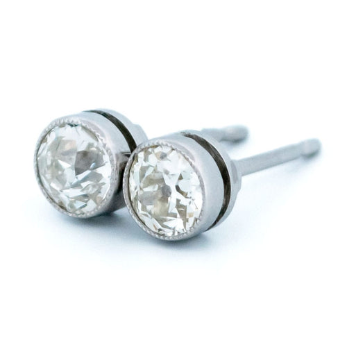 Boucles d'oreilles Boucles d’oreilles puces en platine et diamants taille ancienne, 1,10 ct 58 Facettes 38BA794C7CFF48CC93957DAAB368013E