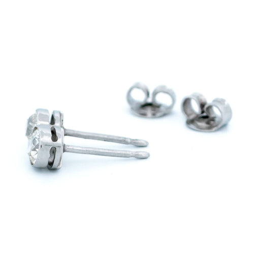 Boucles d'oreilles Boucles d’oreilles puces en platine et diamants taille ancienne, 1,10 ct 58 Facettes 38BA794C7CFF48CC93957DAAB368013E