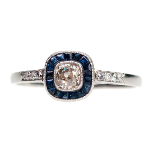 Bague 54 Bague halo en platine, diamant taille coussin et saphirs 58 Facettes 1D89DF207F7E4EA6B06AB48AC2F4A297