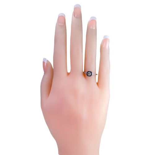 Bague 54 Bague halo en platine, diamant taille coussin et saphirs 58 Facettes 1D89DF207F7E4EA6B06AB48AC2F4A297