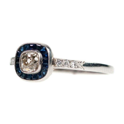 Bague 54 Bague halo en platine, diamant taille coussin et saphirs 58 Facettes 1D89DF207F7E4EA6B06AB48AC2F4A297