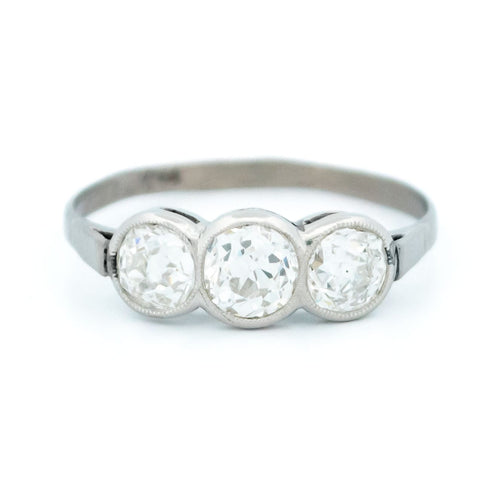 Bague 54 Bague trilogie - Diamants taille ancienne, or 14k et platine 58 Facettes 75FA3A9C579D4FC4B2BA9F9BFD0410CD