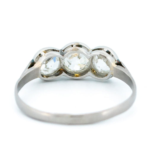 Bague 54 Bague trilogie - Diamants taille ancienne, or 14k et platine 58 Facettes 75FA3A9C579D4FC4B2BA9F9BFD0410CD