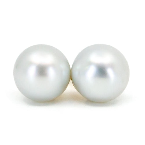Boucles d'oreilles Boucles d’oreilles puces en or 14k et perles de culture des mers du Sud 58 Facettes 5956B3B65EBD4DFC8DEDBC4C00A25B62