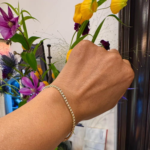 Bracelet Bracelet tennis en or jaune 14k et diamants taille brillant 58 Facettes 45964C757F274A2BB345503E0DDFDCA5