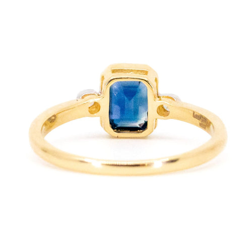 Bague 53 Bague en or jaune et blanc 14k avec saphir rectangulaire et diamants 58 Facettes E0E8AEDDE44548EE98E1FF1B6029D8D1