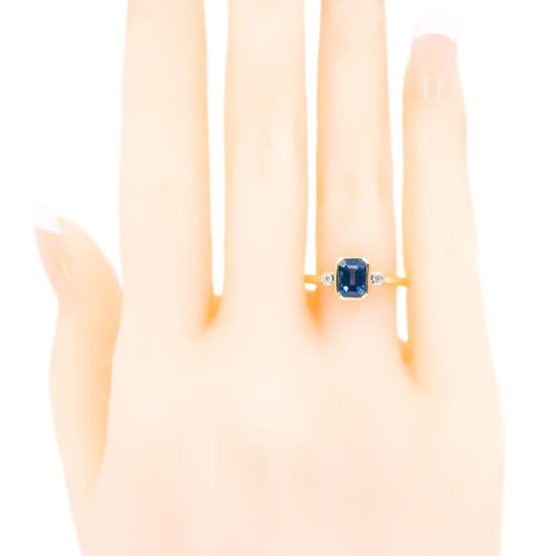 Bague 53 Bague en or jaune et blanc 14k avec saphir rectangulaire et diamants 58 Facettes E0E8AEDDE44548EE98E1FF1B6029D8D1