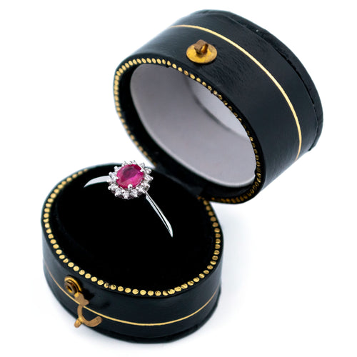 Bague 56 Bague en or blanc 18k, rubis et diamants taille brillant 58 Facettes BD9C730AA39B4AAEB0193BE072F70275