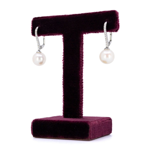 Boucles d'oreilles Boucles d’oreilles pendantes en or blanc 14k, perles et diamants 58 Facettes 7AA02CDE42DF4B01BD2FB99FFD194D6E