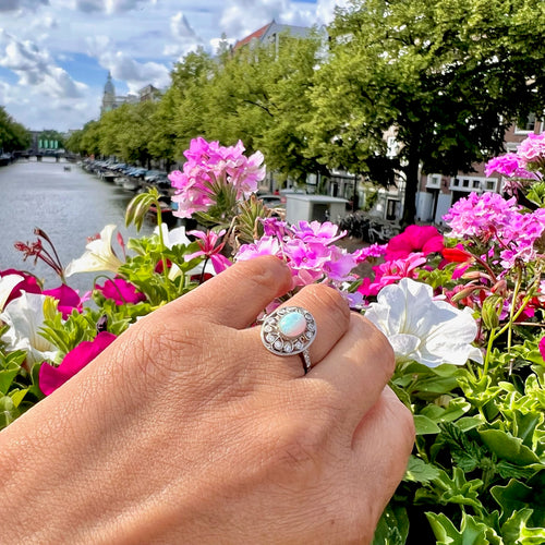 Bague 55 Bague ovale en platine, opale et diamants 58 Facettes 14D80DACA8CB47DF8F306575C7EFB4FC