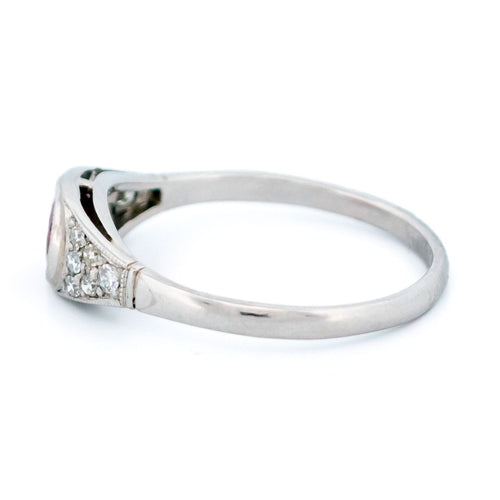Bague 54 Art déco - Bague en platine, rubis et diamants, monture est-ouest 58 Facettes F1E1A4FD501C4E3DACF24D81E9733D17