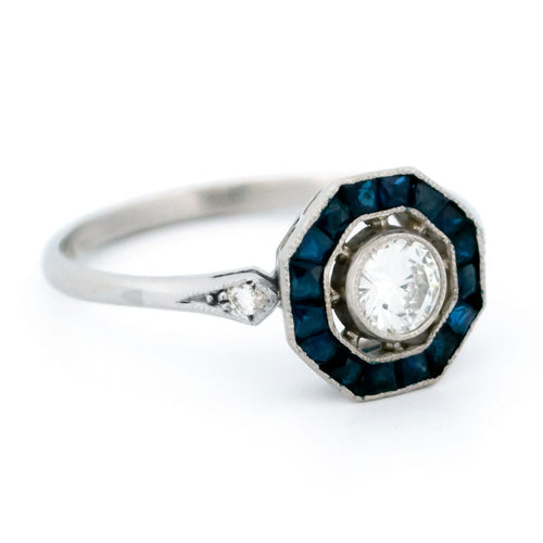 Bague 56 Bague Art déco octogonale en platine, diamants et saphirs 58 Facettes C0FBCA18C04641F598D2BCE928434FB6