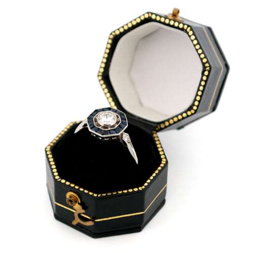 Bague 56 Bague Art déco octogonale en platine, diamants et saphirs 58 Facettes C0FBCA18C04641F598D2BCE928434FB6