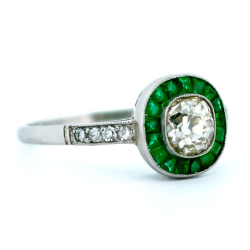 Bague 54 Bague halo en platine, émeraudes et diamants 58 Facettes 05BD5AD7D3304DC6B1AAC3B2841A7E82