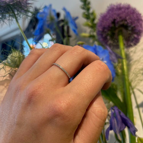 Bague 54 Bague demi-éternité en or blanc 14k avec diamant 58 Facettes 5FBDF26850A5455BB41FF1C8DA64C3D8