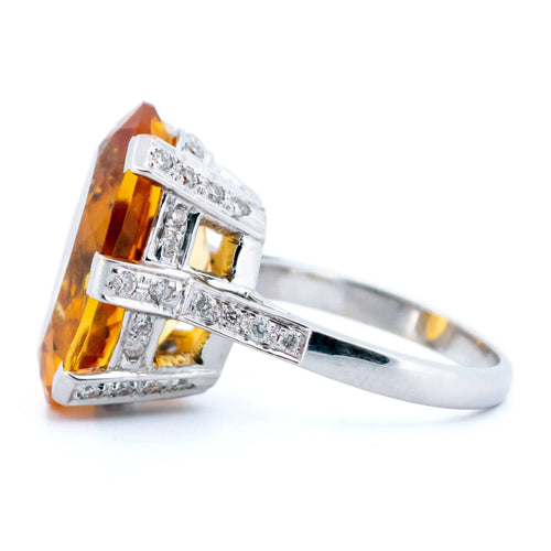 Bague 54 Bague cocktail vintage en or blanc 14k, citrine et diamants 58 Facettes E5B94BA880134E49AFEDA9AEC920006B