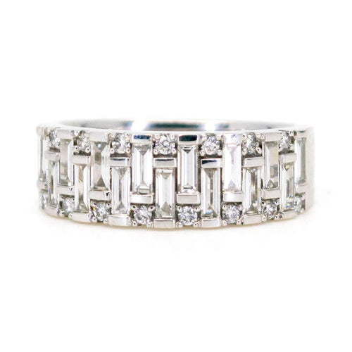 Bague 54 Bague en or blanc 18k, diamants taille brillant et baguette 58 Facettes A3F8D81F75B34FE2884F70BD0A75627F