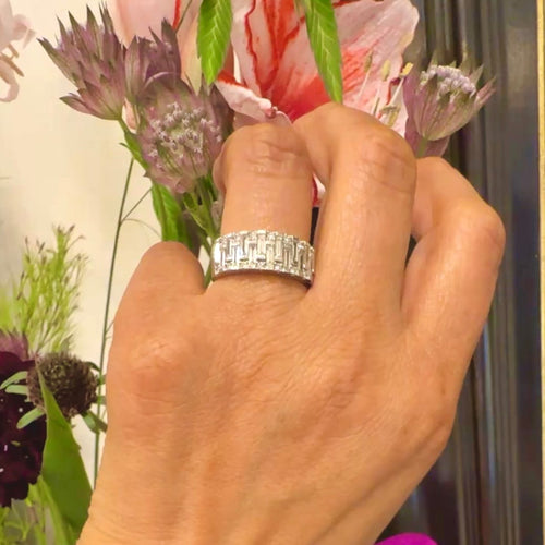 Bague 54 Bague en or blanc 18k, diamants taille brillant et baguette 58 Facettes A3F8D81F75B34FE2884F70BD0A75627F