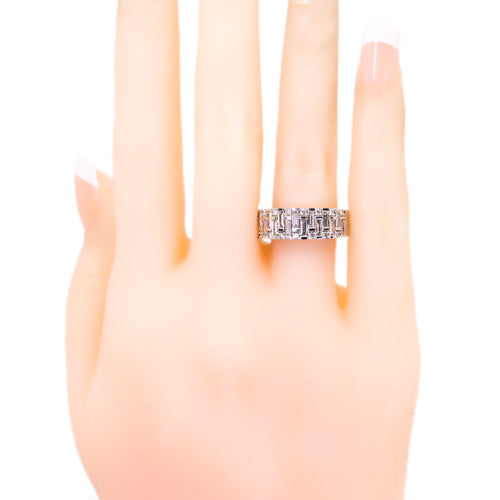 Bague 54 Bague en or blanc 18k, diamants taille brillant et baguette 58 Facettes A3F8D81F75B34FE2884F70BD0A75627F